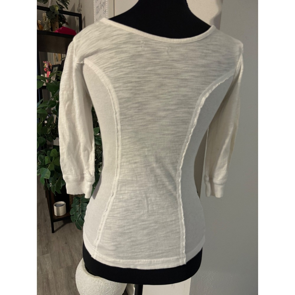 G By Guess Womens White Slub Knit Henley Top Rhinestone Button 3/4 Sleeve Small - Picture 5 of 5